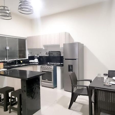 Suite Posada Express With Free Airport Shuttle Santa Cruz de La Sierra Bagian luar foto