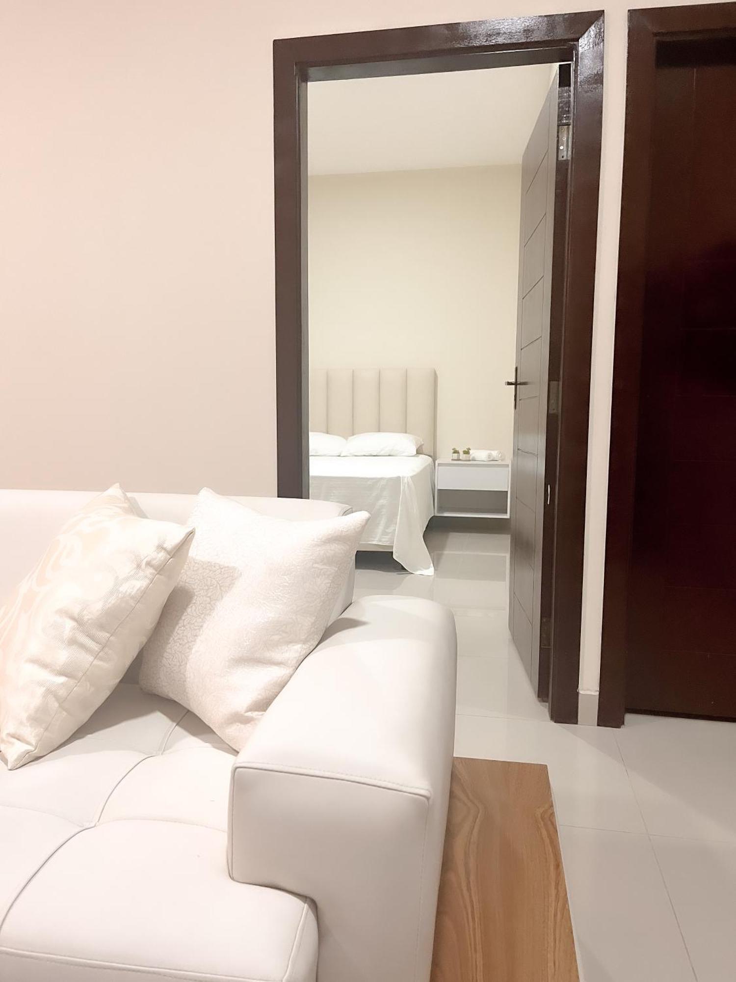 Suite Posada Express With Free Airport Shuttle Santa Cruz de La Sierra Bagian luar foto